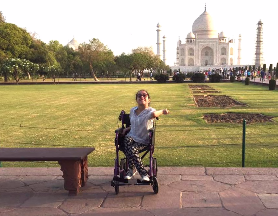 Image of Nadia Clarke in front of the Taj Mahal
