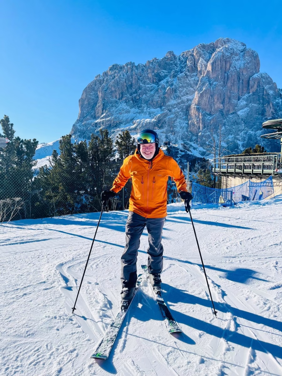 Image of Huw Davies enjoying skiing
