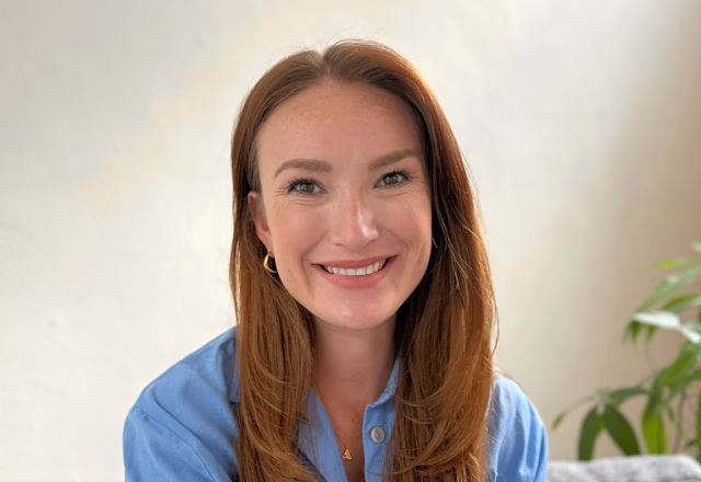 Image of Ariane Sanders, Founder of Sonda Studio, smiling at the camera